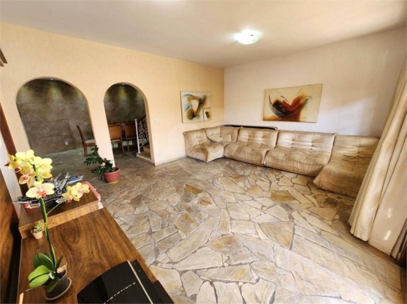 Casa à venda com 3 quartos, sendo 1 suíte, no Centro, Vinhedo, SP