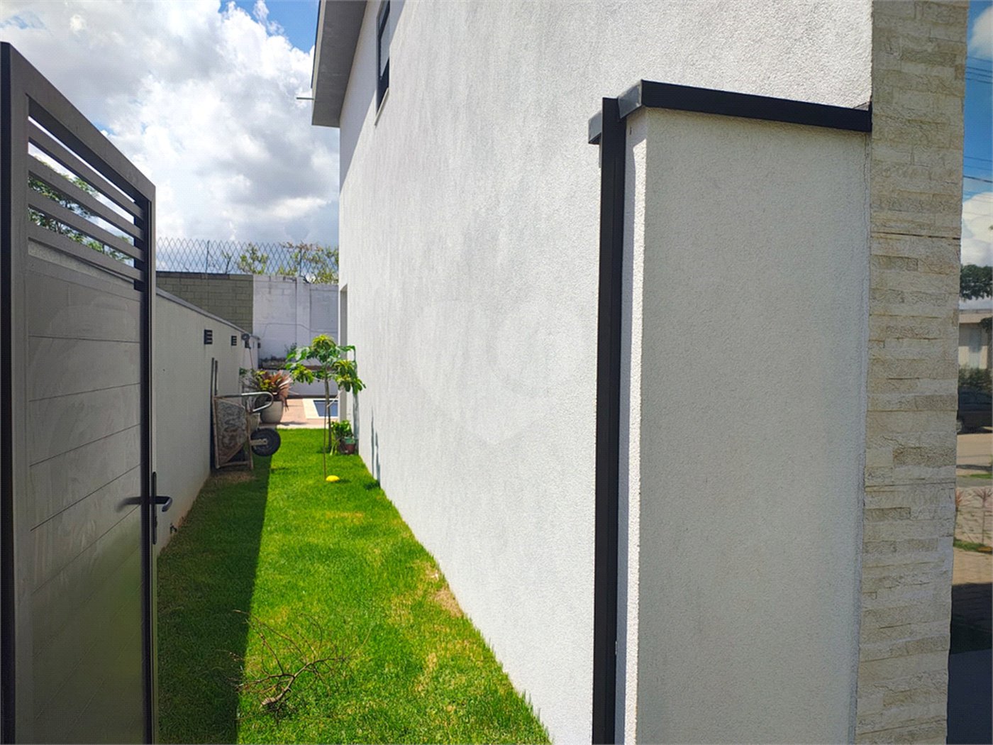 Casa à venda com 5 quartos, sendo 2 suítes, no condomínio Terras de Jundiaí, Jundiaí - SP