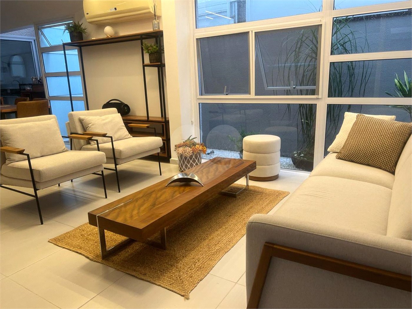 Casa à venda com 4 quartos, sendo 3 suítes,  no condomínio Residencial Toscana, Mogi das Cruzes - SP