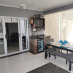 Casa à venda com 3 quartos, sendo 1 suíte,  no condomínio Residencial Jardim das Palmeiras, Vinhedo - SP