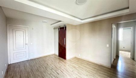Apartamento à venda com 3 quartos, sendo 1 suíte,  em Campo Belo, São Paulo, SP