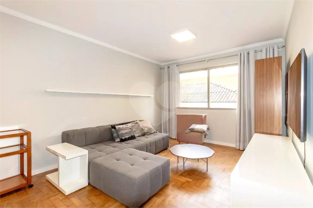 Apartamento à venda com 3 quartos, sendo 1 suíte,  em Moema, São Paulo, SP