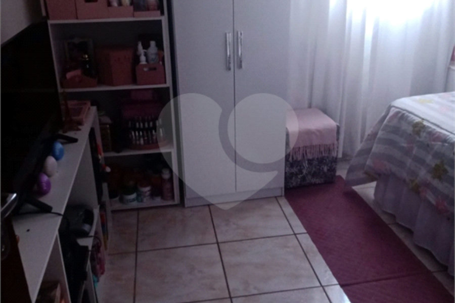 Sobrado à venda com 6 quartos em Horto, São Paulo, SP