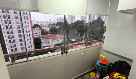 Apartamento à venda com 3 quartos, sendo 1 suíte,  em Campo Grande, São Paulo, SP