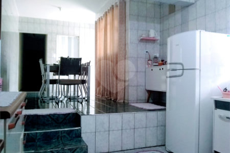 Sobrado à venda com 4 quartos, sendo 1 suíte,  em Jardim Alvinópolis, Atibaia, SP