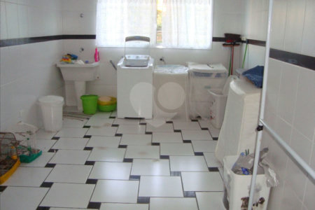 Casa à venda com 6 quartos, sendo 4 suítes,  no condomínio Monte Belo, Salto - SP