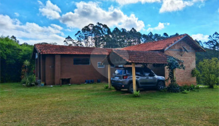 Sítio à venda com 3 quartos, sendo 1 suíte,  em Gabriel Piza, São Roque, SP