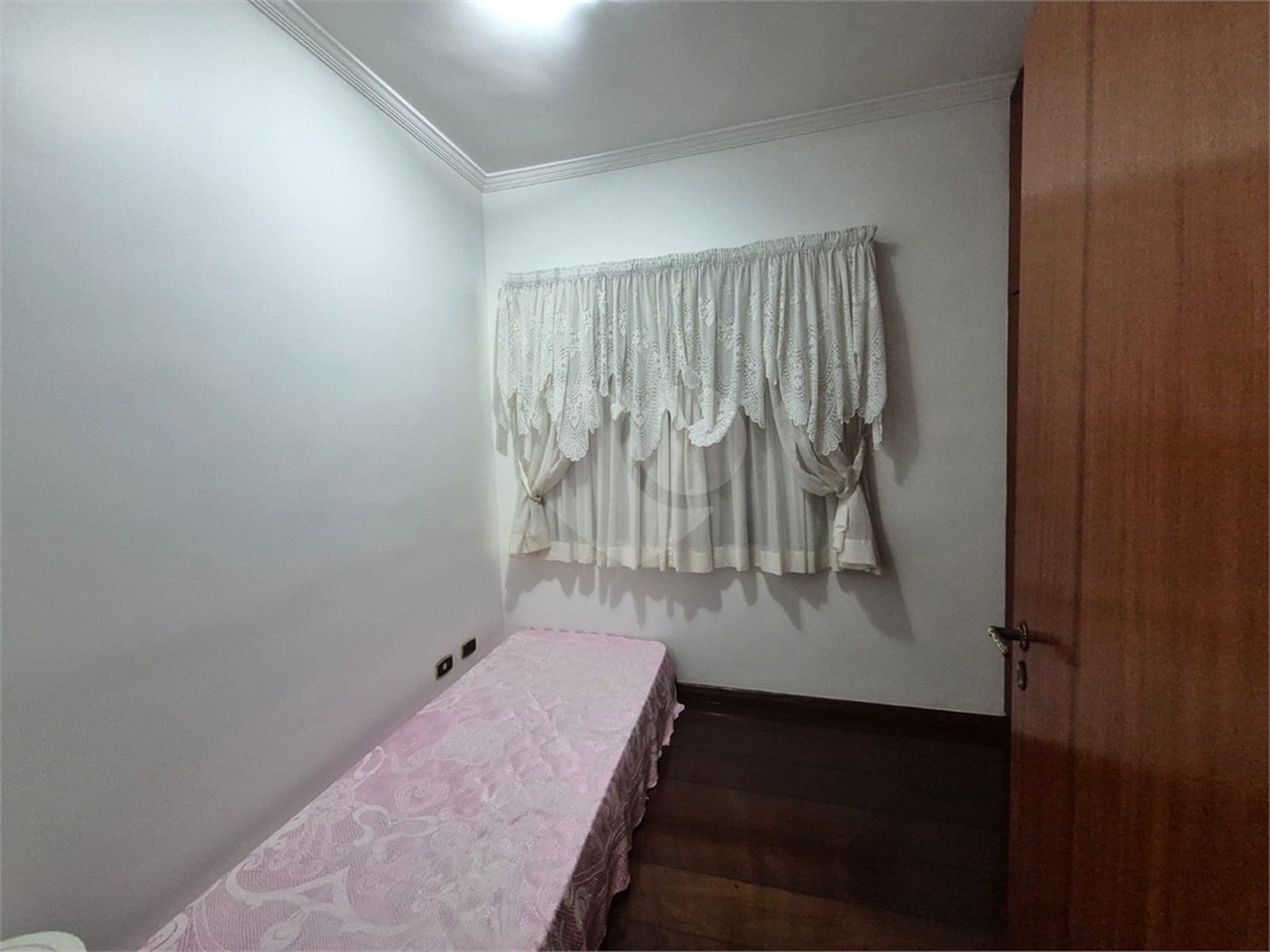 Sobrado à venda com 3 quartos, sendo 1 suíte, em Jardim Sarah, São Paulo, SP