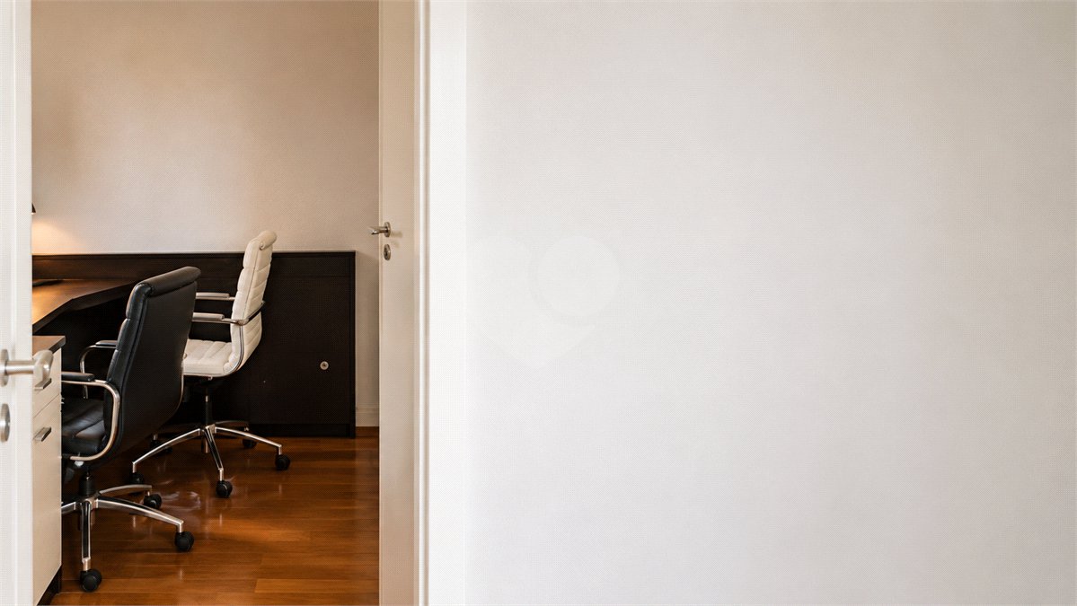 Apartamento à venda com 3 quartos, sendo 1 suíte, em Jardim das Acácias, São Paulo, SP