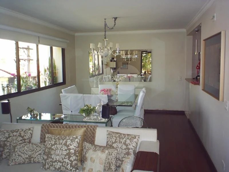Apartamento á venda na Vila Olímpia de 156m² com 3 dormitórios, 1 suíte e 2 vagas.
