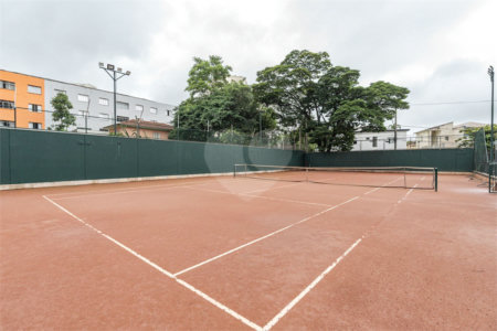 Apartamento à venda com 4 quartos, sendo 3 suítes,  em Jardim das Acácias, São Paulo, SP