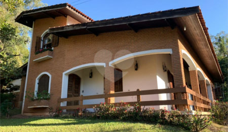 Casa à venda com 4 quartos, sendo 1 suíte, em Portal das Pedras-canedos (batatuba), Piracaia, SP