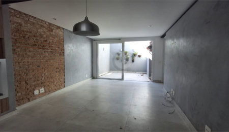 Casa de Vila à venda com 2 quartos, sendo 1 suíte,  em Alto da Boa Vista, São Paulo, SP