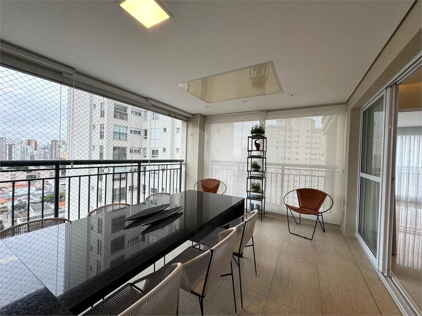 Santana Alto Padrão/Porteira Fechada, Apto. 260 m² 4 Suítes, 5 vagas 2 depósitos privativos