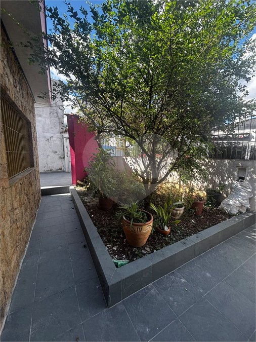 Casa com 70m², 3 dormitórios, sendo 1 suíte, 4 vagas, à venda no bairro do Ipiranga.