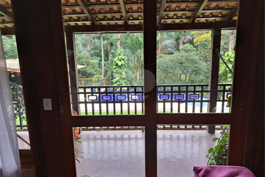 Casa à venda ou para alugar com 3 quartos, sendo 1 suíte,  no condomínio Parque Petrópolis 4 Secção, Mairiporã - SP