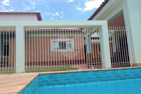 Casa à venda com 4 quartos, sendo 1 suíte, em Jardim Celani, Salto, SP
