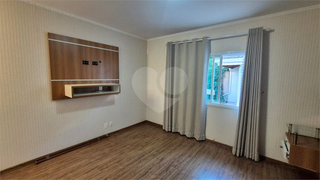 Casa para alugar com 3 quartos, sendo 1 suíte, no condomínio Recanto dos Paturis, Vinhedo - SP