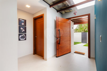Casa à venda com 3 quartos, sendo 2 suítes, em Caravelas, Armação dos Búzios, RJ