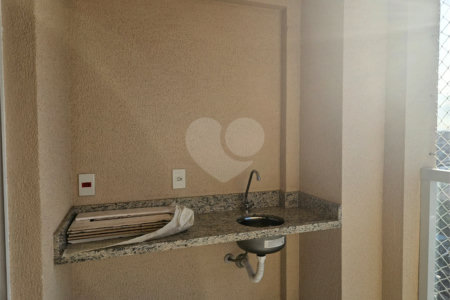 Apartamento à venda com 3 quartos, sendo 1 suíte, no Centro, Poá, SP