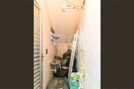 Sobrado à venda com 3 quartos, sendo 1 suíte, em Bosque da Saúde, São Paulo, SP