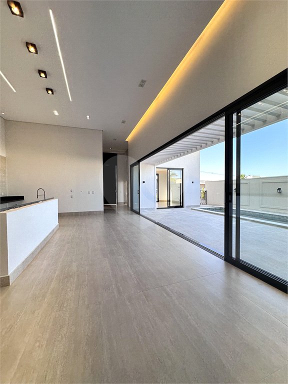 Casa à venda com 3 suítes no condomínio Residencial Florais Itália, Cuiabá - MT