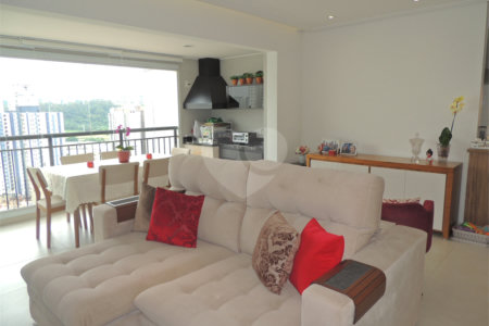 Apartamento para alugar com 2 quartos, sendo 1 suíte, em Chácara Santo Antônio, São Paulo, SP