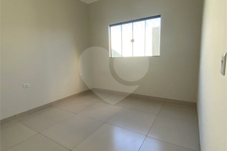 Casa à venda com 2 quartos, sendo 1 suíte,  em Ipê, Três Lagoas, MS