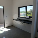 Casa à venda com 3 quartos, sendo 1 suíte, no condomínio Residencial Jardins da Catalunha, Atibaia - SP