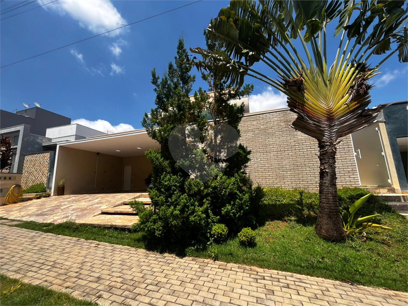 Casa à venda com 3 suítes no condomínio Portal dos Pinheiros, Itapetininga - SP
