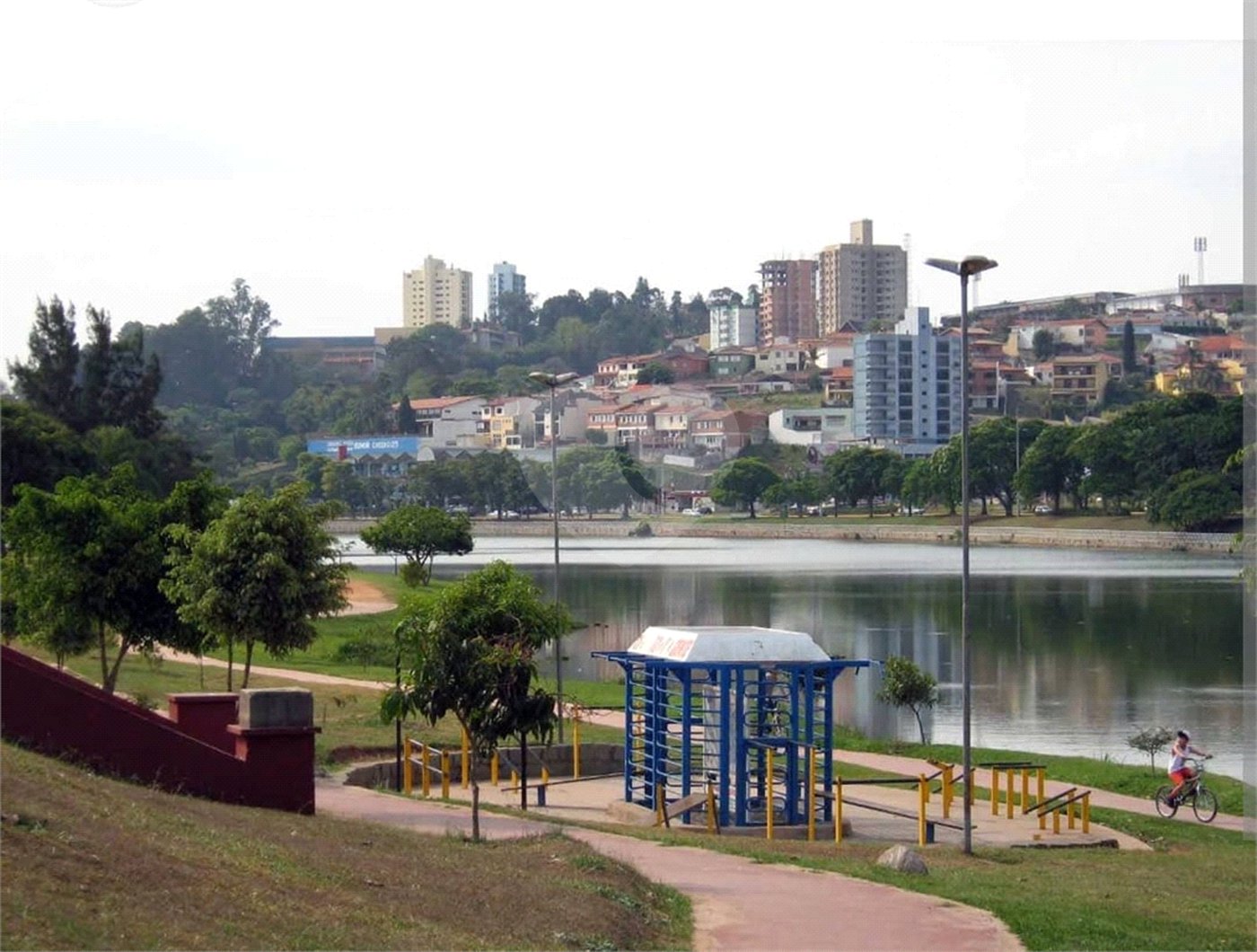 Casa de Vila à venda com 5 quartos em Jardim Santa Lúcia, Bragança Paulista, SP