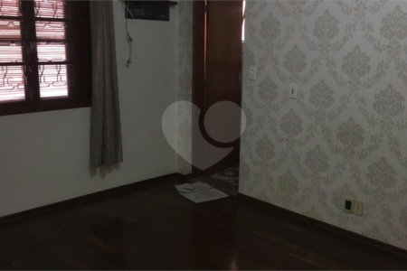 Sobrado à venda com 6 quartos, sendo 3 suítes, em Jardim Refúgio, Sorocaba, SP