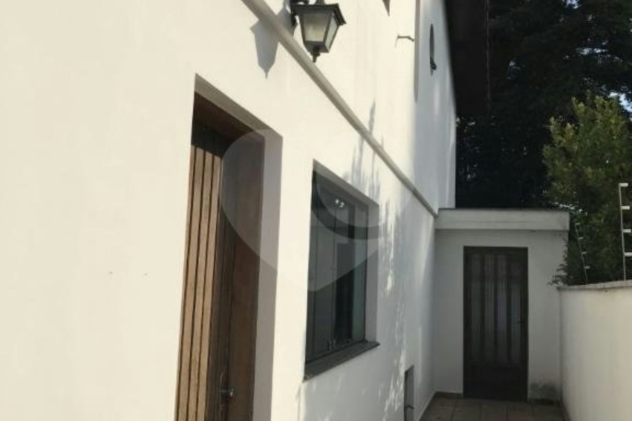 Casa à venda com 3 quartos, sendo 1 suíte,  em Vila Irmãos Arnoni, São Paulo, SP