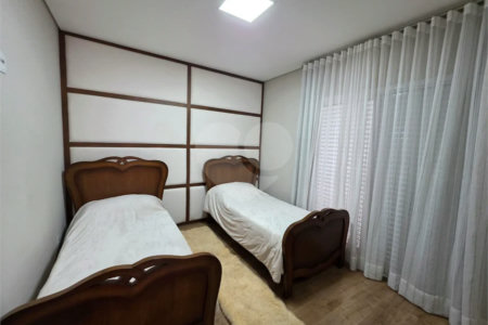 Casa à venda com 3 quartos, sendo 1 suíte,  no condomínio Santa Isabel I, Louveira - SP