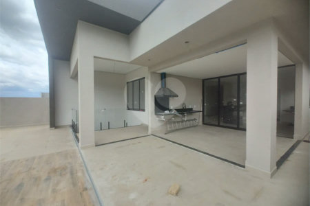 Casa exclusiva em Atibaia de alto padrão com 3 suítes, piscina, espaço gourmet, condomínio fechado, aceita financiamento