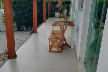 Casa à venda com 3 suítes no condomínio Residencial Central Parque, Salto - SP