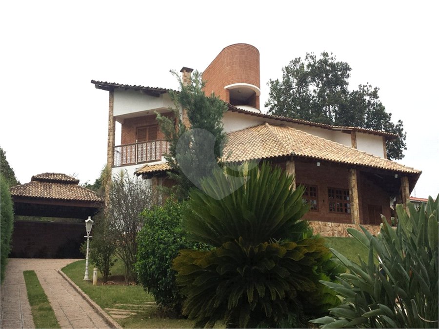 Casa à venda ou para alugar com 4 suítes no condomínio Residencial Vale das Laranjeiras, Indaiatuba - SP