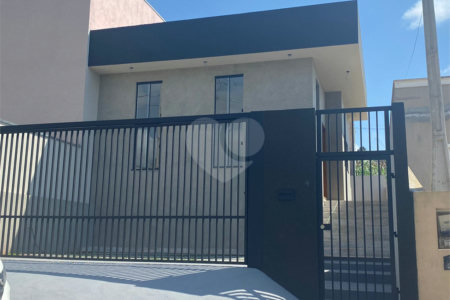 Casa à venda com 3 quartos, sendo 1 suíte, no condomínio Residencial Santa Martha, Bom Jesus dos Perdões - SP