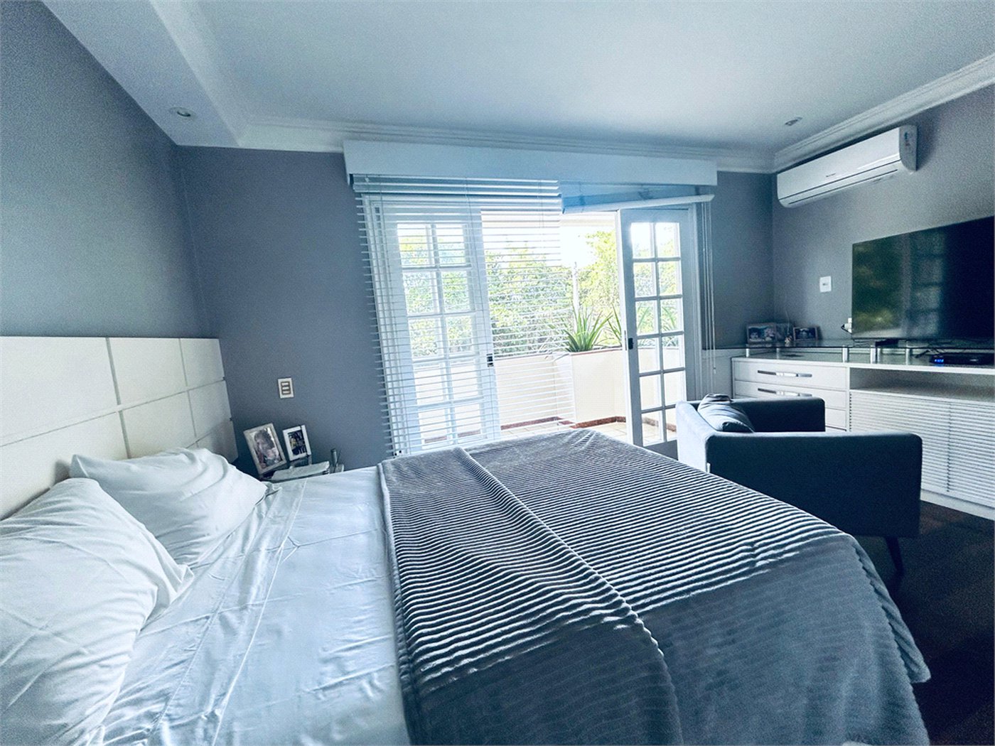 Casa à venda com 8 quartos, sendo 7 suítes, em Barra da Tijuca, Rio de Janeiro, RJ