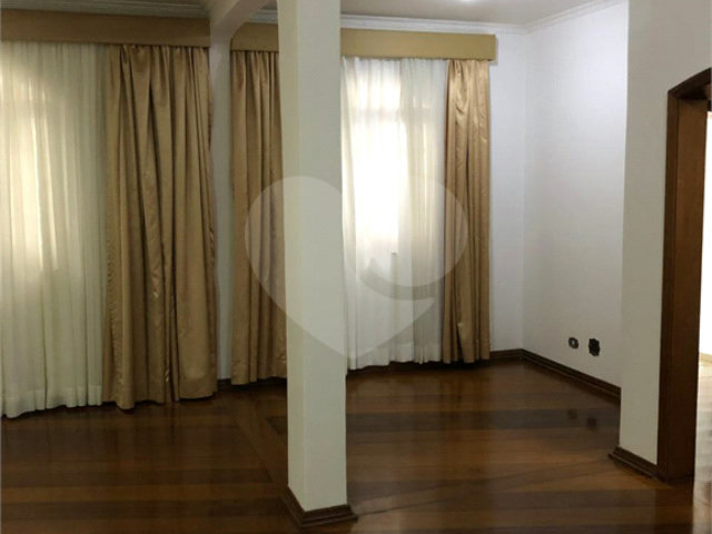 Sobrado à venda com 4 quartos, sendo 3 suítes,  em Alto da Boa Vista, São Paulo, SP