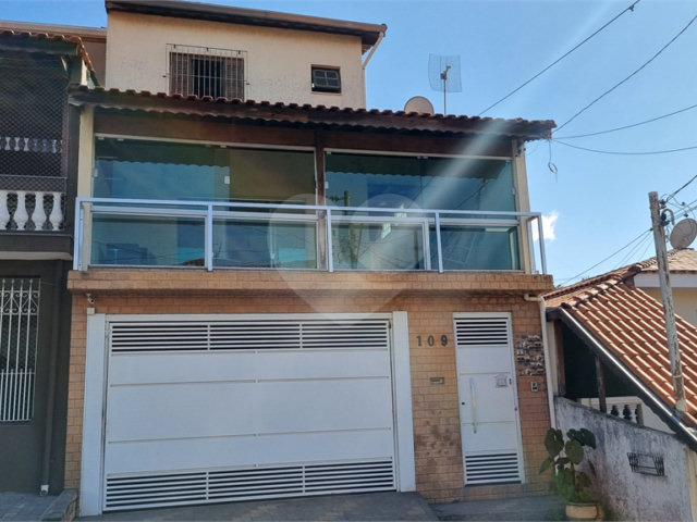 Sobrado à venda com 4 quartos, sendo 1 suíte,  em Tremembé, São Paulo, SP