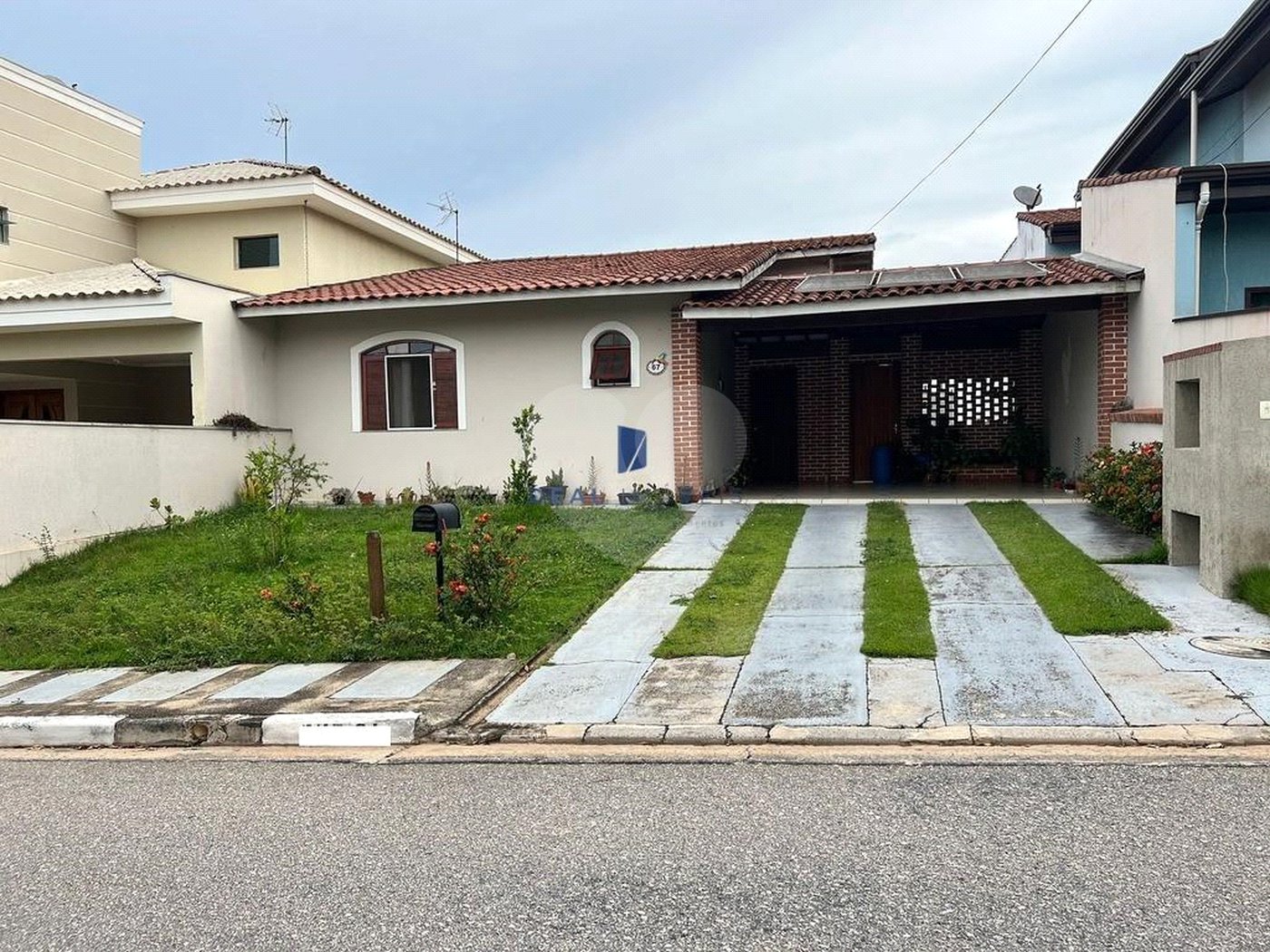 Casa à venda com 3 quartos, sendo 1 suíte,  no condomínio Ibiti do Paço, Sorocaba - SP