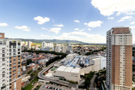 Triplex à venda com 4 suítes em Anhangabaú, Jundiaí, SP