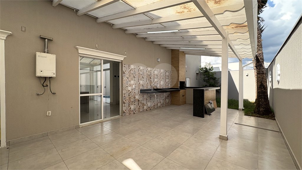 Casa à venda com 3 suítes no condomínio Belvedere II, Votorantim - SP
