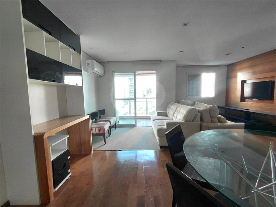 Apartamento à venda com 3 quartos, sendo 1 suíte,  em Vila Romana, São Paulo, SP