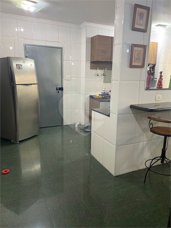 Apartamento à venda com 3 quartos, sendo 1 suíte,  em República, São Paulo, SP