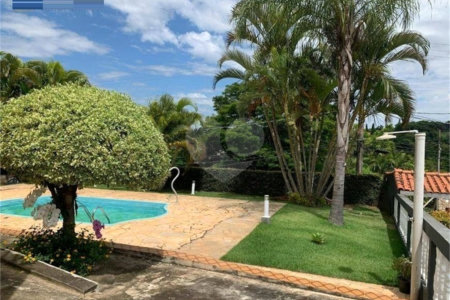 Casa à venda com 3 quartos no condomínio Recanto Florido, Vinhedo - SP