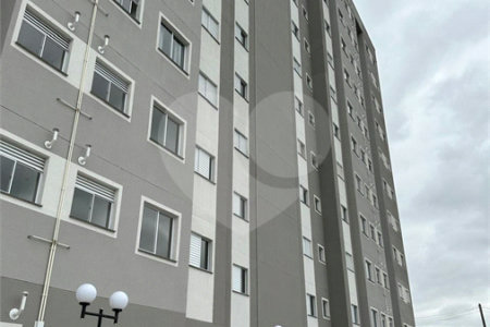 Casa à venda ou para alugar com 2 quartos no condomínio Residencial Caxangá 2, Suzano - SP