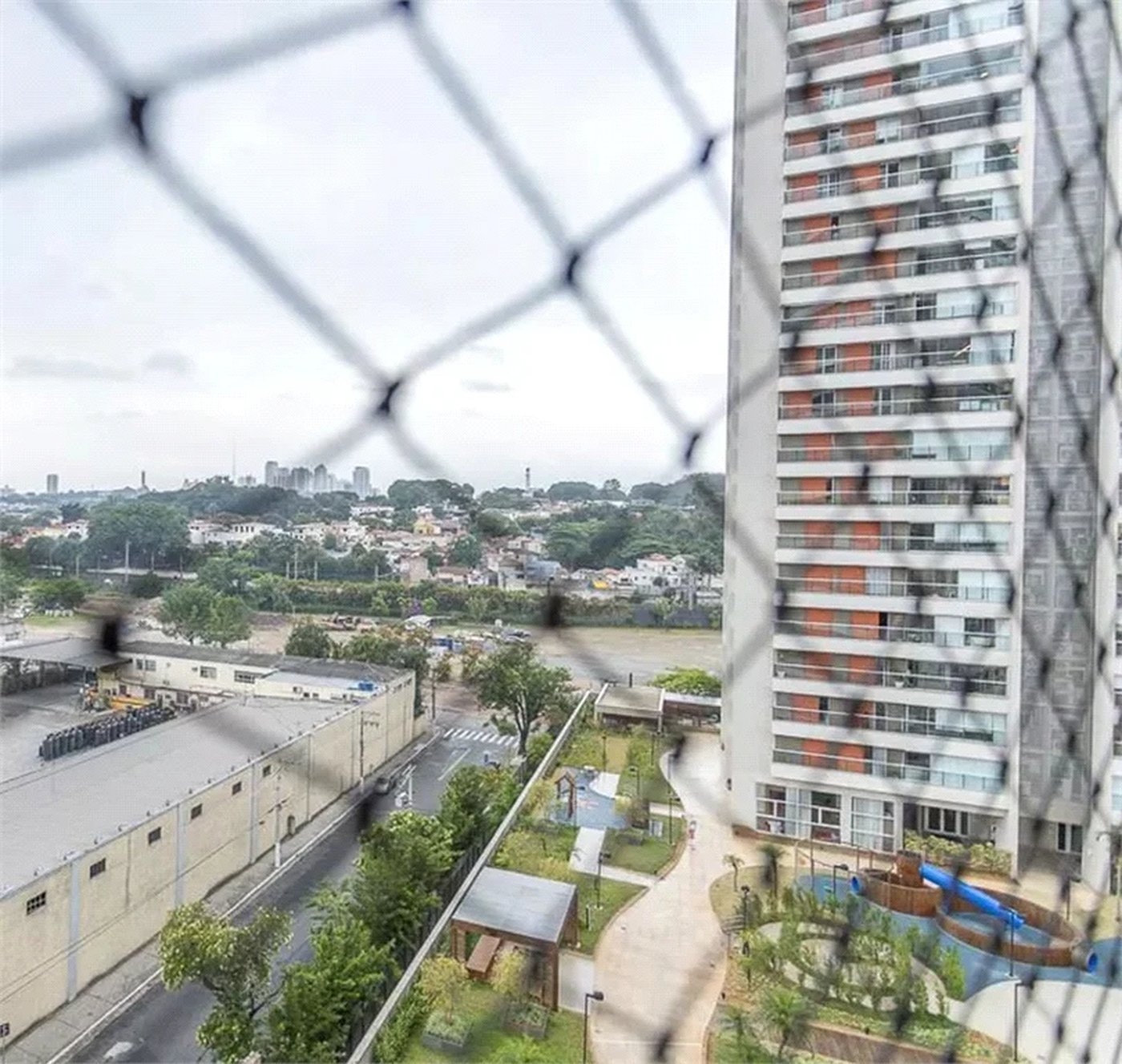 Apartamento à venda com 3 quartos, sendo 1 suíte, em Vila Anastácio, São Paulo, SP