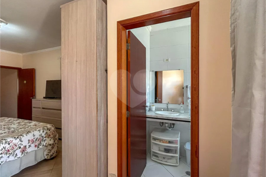 Sobrado à venda com 3 quartos, sendo 1 suíte, em Vila Mangalot, São Paulo, SP